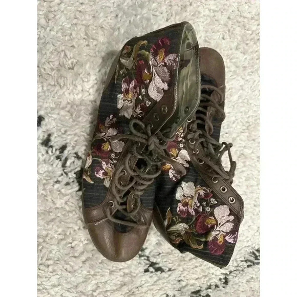Paul Smith Shoes - Paul Smith Floral Sneakers UK 10